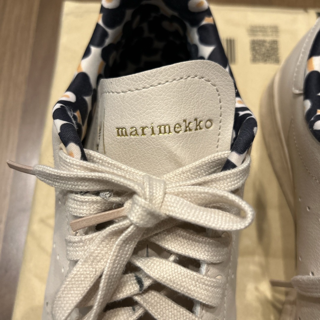 marimekko(マリメッコ)のadidas マリメッコ　スニーカー レディースの靴/シューズ(スニーカー)の商品写真