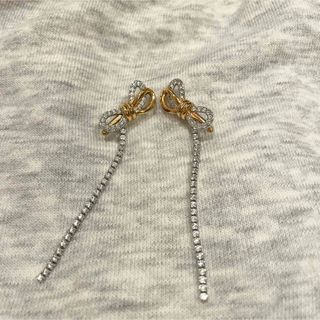 SWAROVSKI - スワロフスキー　リボンピアス