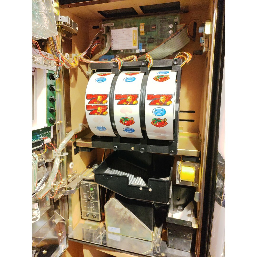 パチスロ実機 4号機 初代 猛獣王S レア台 テーブルゲーム/ホビー パチスロ実機 4号機 初代 猛獣王S レア台 テーブルゲーム/ホビー