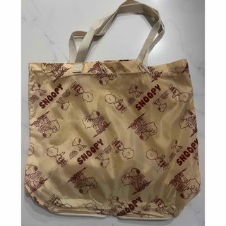 スヌーピー　SNOOPY　エコバッグ　折りたたみ　40×35×13新品・未使用　(エコバッグ)