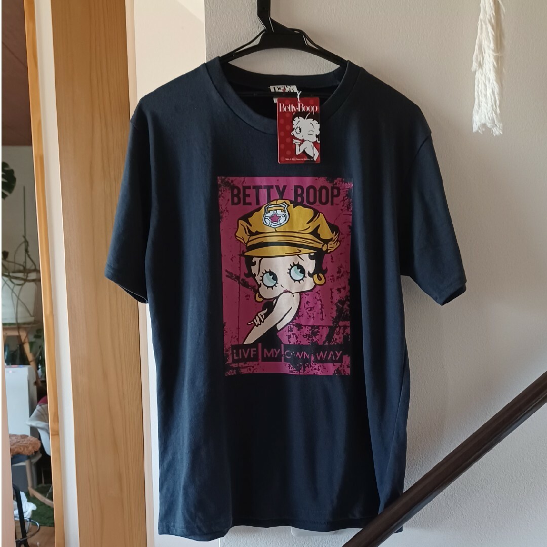 ベティPooh　Tシャツ　Mサイズ　新品 レディースのトップス(Tシャツ(半袖/袖なし))の商品写真