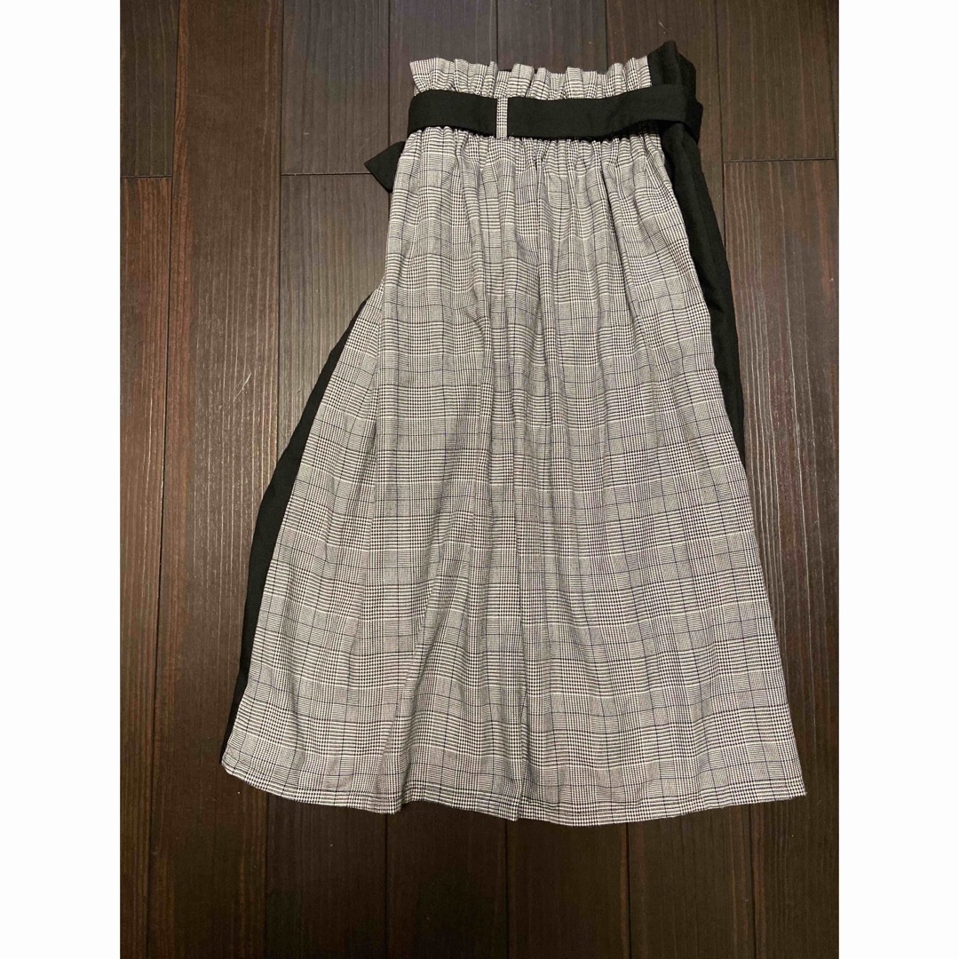 ロングスカート　チェック柄切り替えデザイン レディースのスカート(ロングスカート)の商品写真