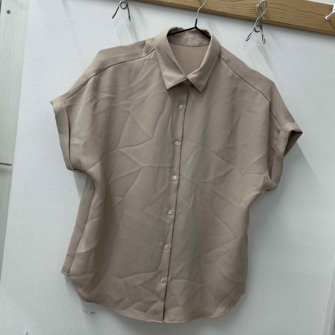 GU(ジーユー)のGU エアリーシャツ　半袖　Sサイズ レディースのトップス(シャツ/ブラウス(半袖/袖なし))の商品写真