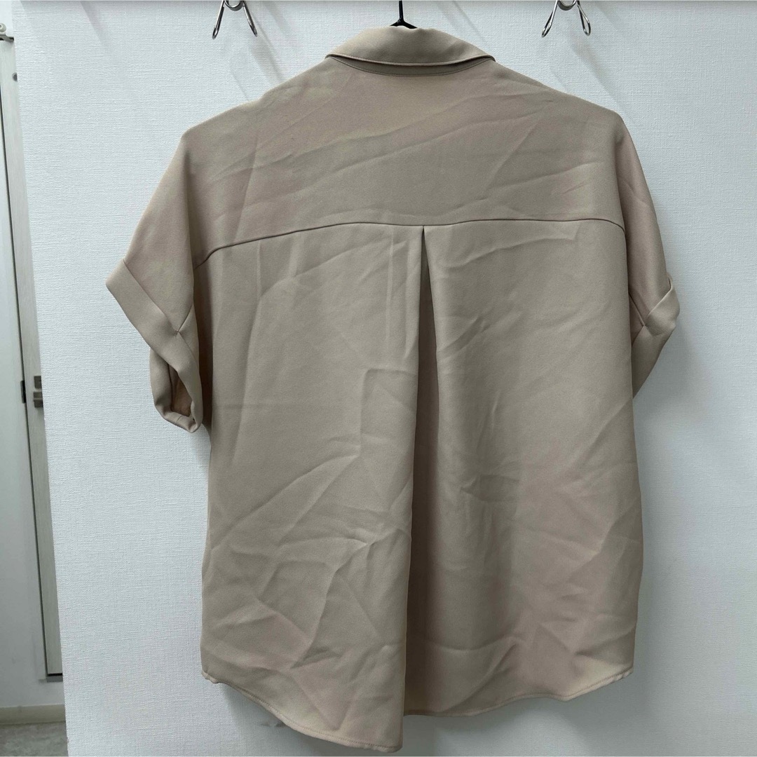 GU(ジーユー)のGU エアリーシャツ　半袖　Sサイズ レディースのトップス(シャツ/ブラウス(半袖/袖なし))の商品写真