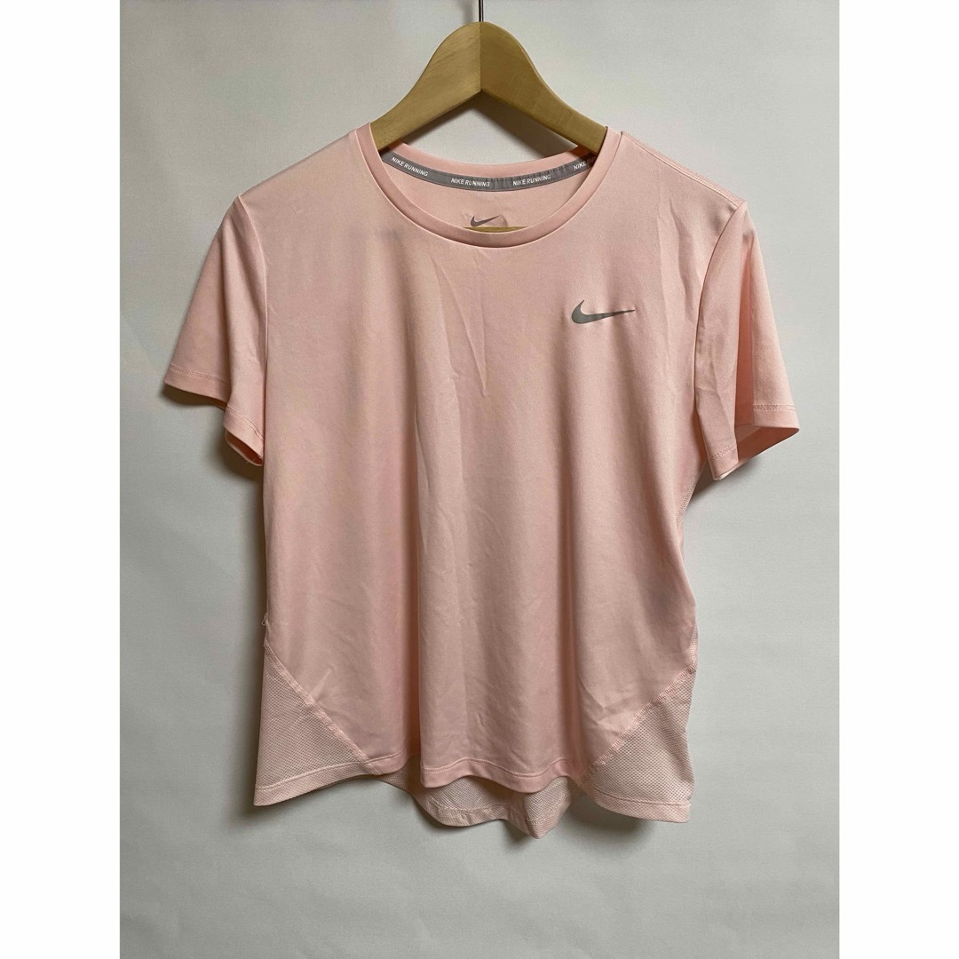 NIKE(ナイキ)のNIKE Tシャツ　レディース　L スポーツ/アウトドアのランニング(ウェア)の商品写真