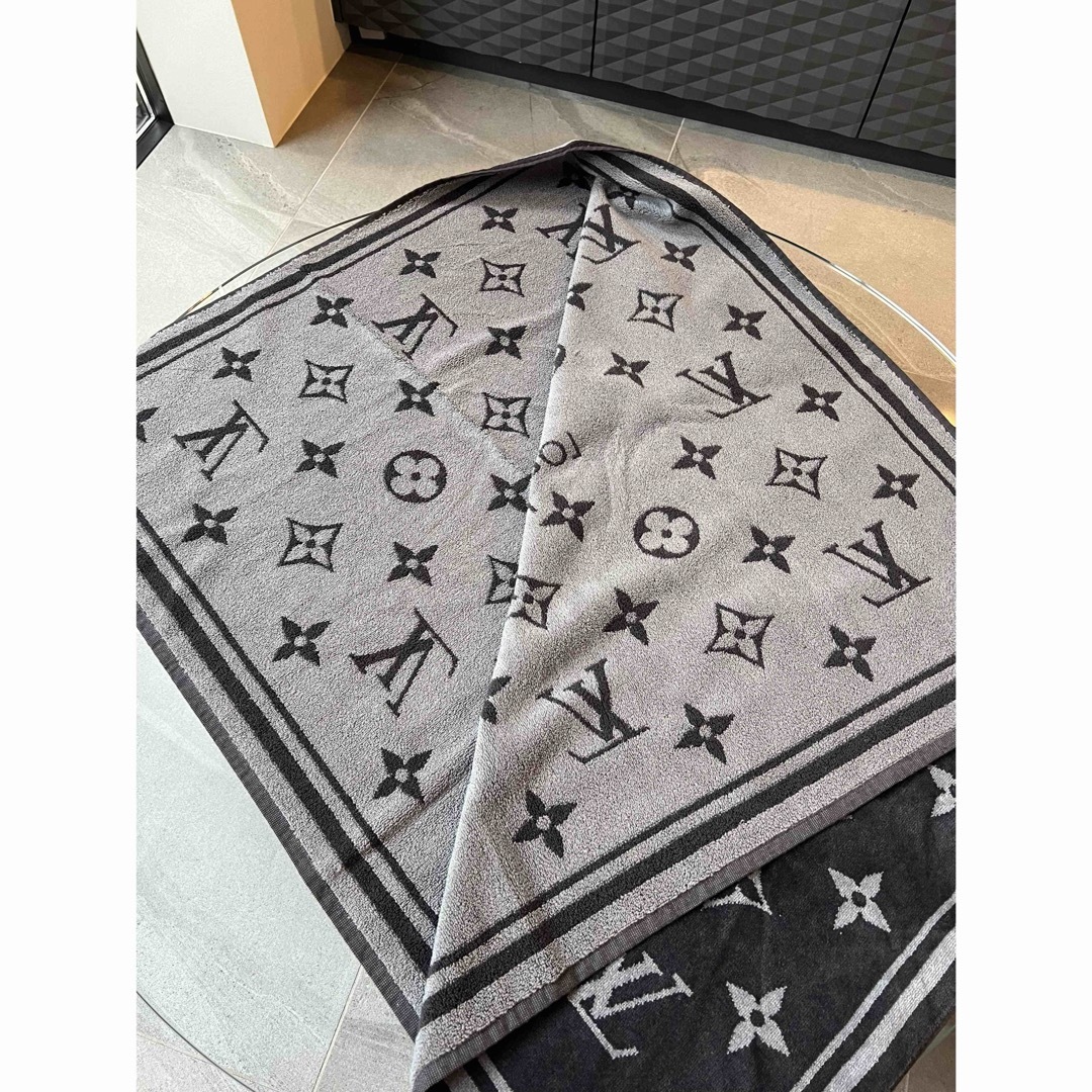 LOUIS VUITTON - LOUIS VUITTON ルイヴィトン ビーチタオル LOUIS VUITTON - LOUIS VUITTON ルイヴィトン ビーチタオル