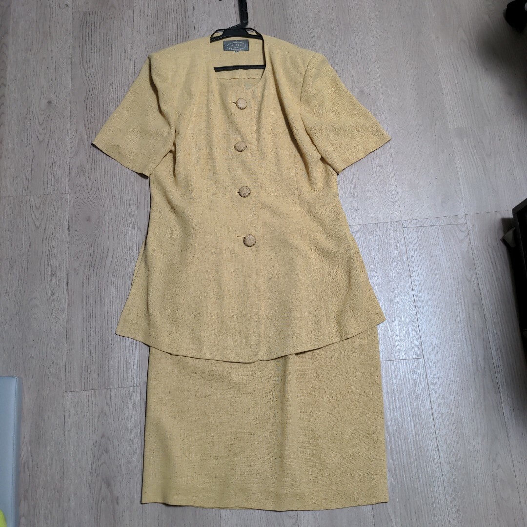 プラタ　スーツ レディースのフォーマル/ドレス(スーツ)の商品写真