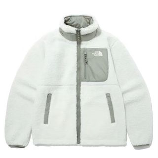 ザノースフェイス(THE NORTH FACE)の【正規品】ノースフェイス プレイグリーンリバーシブルフリースジャケット★白 M(スタジャン)