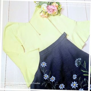 JUSGLITTY - 【ジャスグリッティー】バックチェーンベル袖ニット イエロー