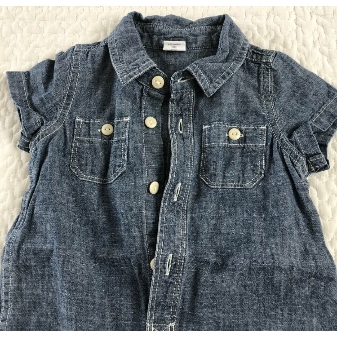 babyGAP(ベビーギャップ)のベビーGAP 半袖デニムロンパース　70サイズ(6〜12M) BabyGap キッズ/ベビー/マタニティのベビー服(~85cm)(ロンパース)の商品写真