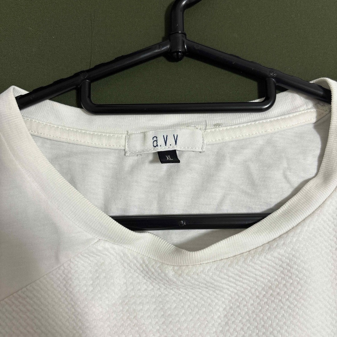 a.v.v(アーヴェヴェ)のメンズ　白ティー メンズのトップス(Tシャツ/カットソー(半袖/袖なし))の商品写真