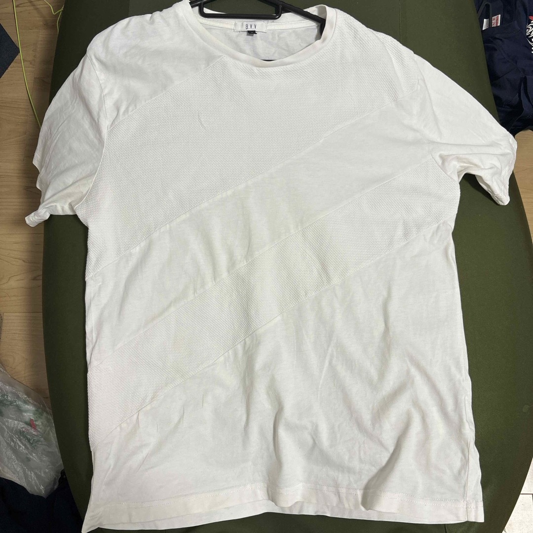 a.v.v(アーヴェヴェ)のメンズ　白ティー メンズのトップス(Tシャツ/カットソー(半袖/袖なし))の商品写真