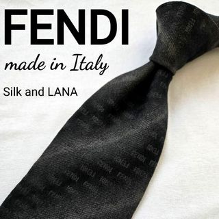 FENDI - ハイブランド　FENDI　　ブラック　グレー　ストライプ　素敵なネクタイ