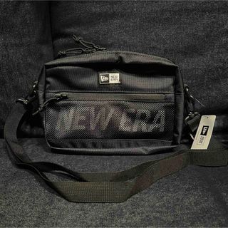 NEW ERA - NEW ERA ショルダーポーチ ラージ 2L ロゴ ブラック ホワイト