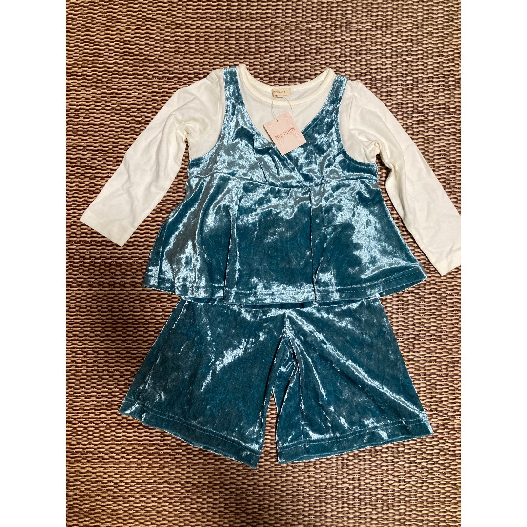 HusHush(ハッシュアッシュ)のHUSHUSH 100 上下 キッズ/ベビー/マタニティのキッズ服女の子用(90cm~)(Tシャツ/カットソー)の商品写真