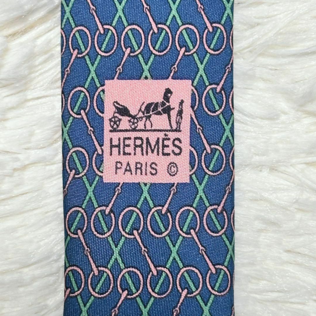 Hermes(エルメス)の【大人　紳士　美品】エルメス　HERMES　レギュラータイ 青色　総柄 メンズのファッション小物(ネクタイ)の商品写真