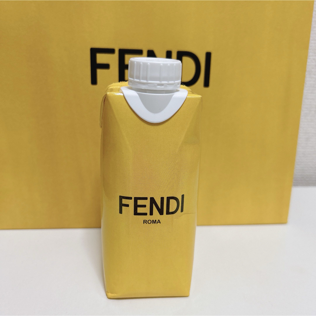 FENDI(フェンディ)のフェンディ 非売品 ミネラルウォーター エンタメ/ホビーのコレクション(ノベルティグッズ)の商品写真