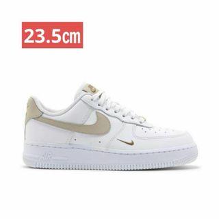 ナイキ(NIKE)のナイキエアフォース1'07 ESS/ホワイト/ベージュ/23.5レディース(スニーカー)