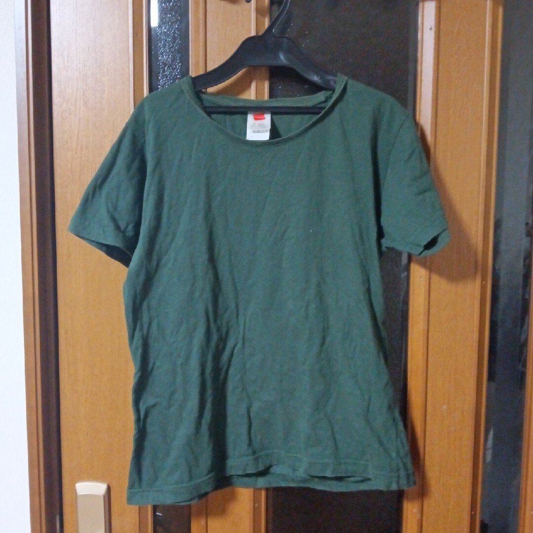 グリーン　シャツ レディースのトップス(Tシャツ(半袖/袖なし))の商品写真