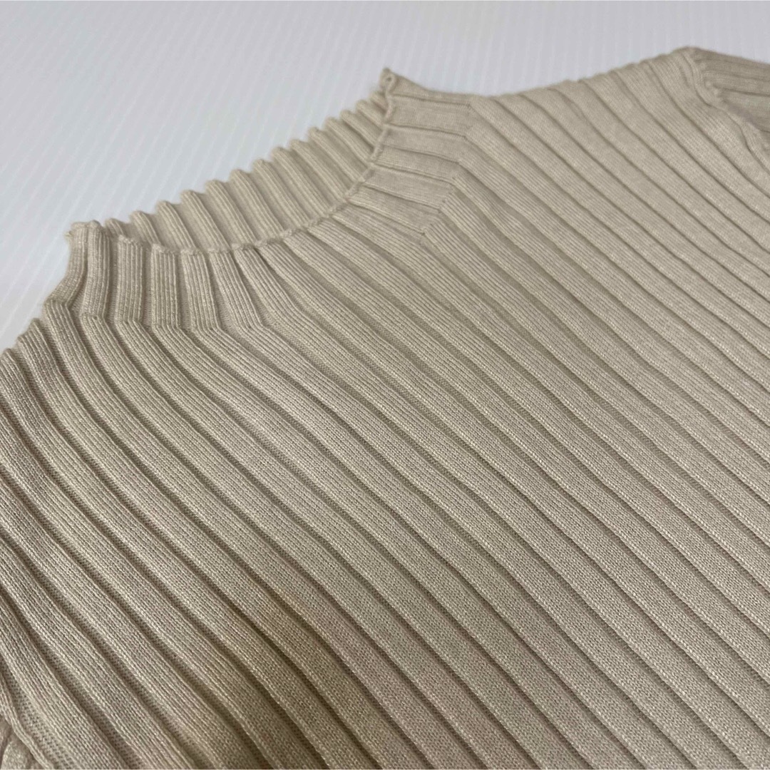 半袖 リブニット M ベージュ W・CAI レディースのトップス(ニット/セーター)の商品写真