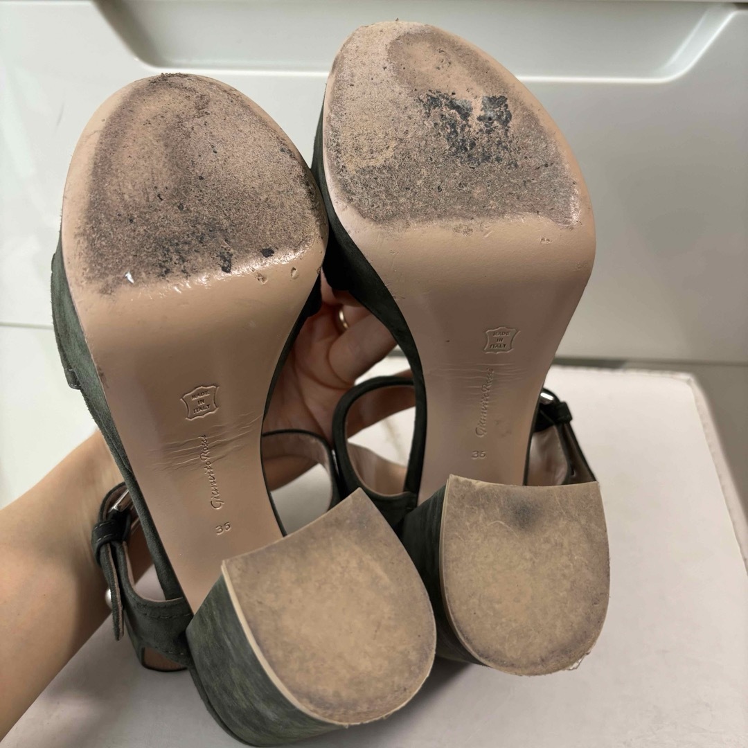 Gianvito Rossi(ジャンヴィットロッシ)のジャンヴィトロッシ　カーキスエード　プラットフォーム　サンダル　チャンキーヒール レディースの靴/シューズ(サンダル)の商品写真