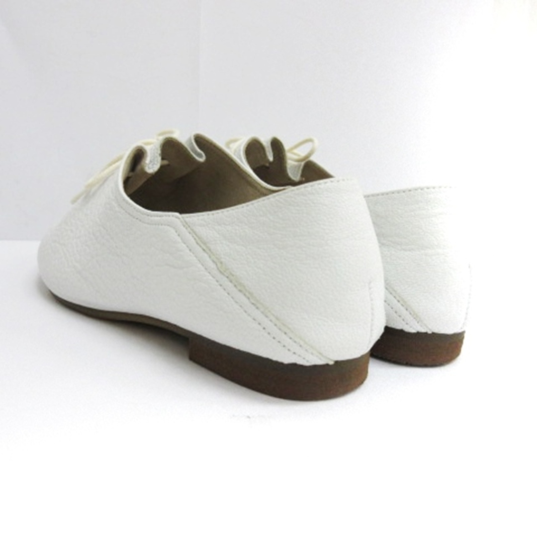 DIANA(ダイアナ)のダイアナ ドレスシューズ フラット パンプス スムースレザー 白 22.0cm レディースの靴/シューズ(その他)の商品写真