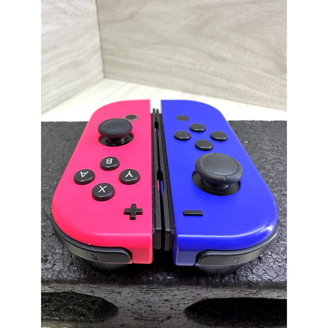 Nintendo Switch(ニンテンドースイッチ)のNintendo Switch Joy-Con 左右セット エンタメ/ホビーのゲームソフト/ゲーム機本体(その他)の商品写真