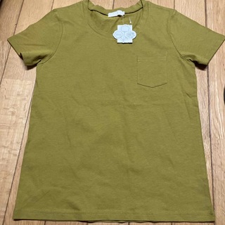 アースミュージックアンドエコロジー(earth music & ecology)のオリーブ　Tシャツ(Tシャツ(半袖/袖なし))