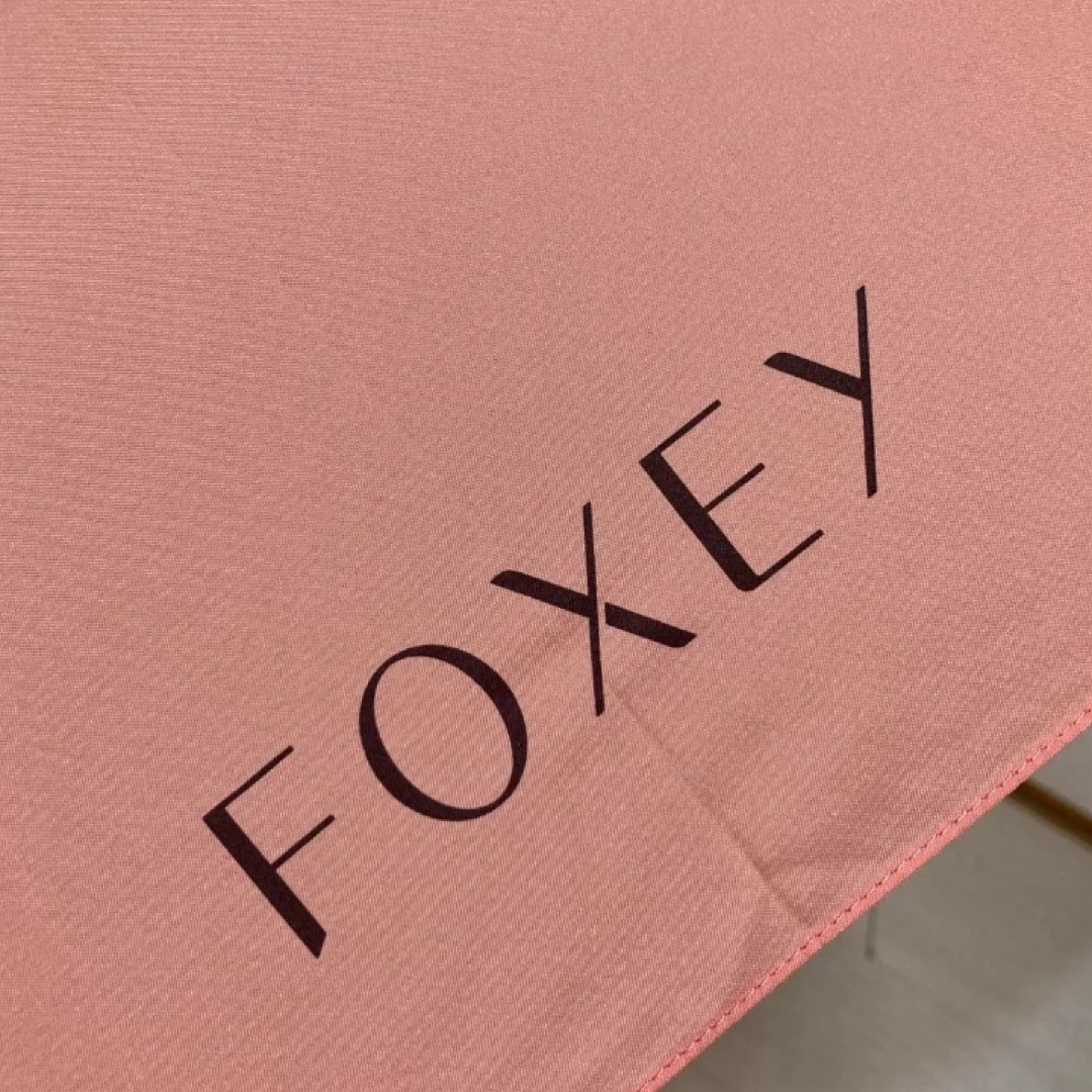 FOXEY(フォクシー)の新品未使用品★FOXEY 傘(ピンクオレンジ) レディースのファッション小物(傘)の商品写真