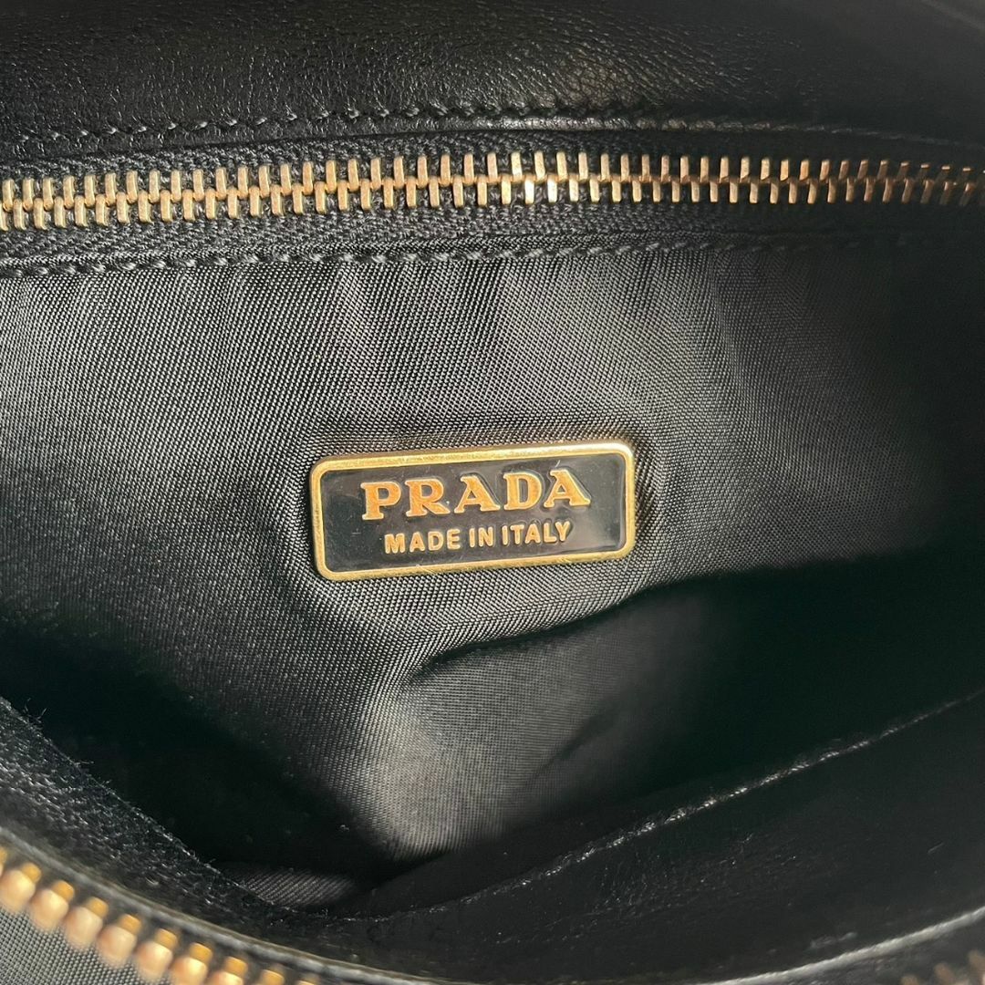 PRADA(プラダ)のプラダ ショルダーバッグ ブラック ナイロン トライアングルロゴ BR0123 レディースのバッグ(ショルダーバッグ)の商品写真