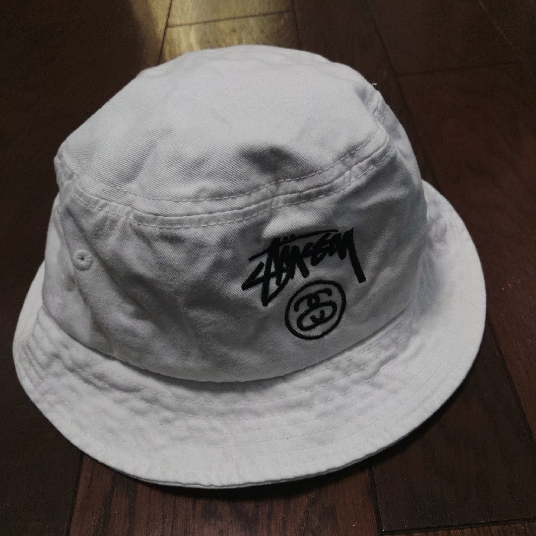 STUSSY(ステューシー)のSTUSSY　SSリンク　シャネルロゴ　バケットハット　ハット　S　M　白　黒 メンズの帽子(ハット)の商品写真