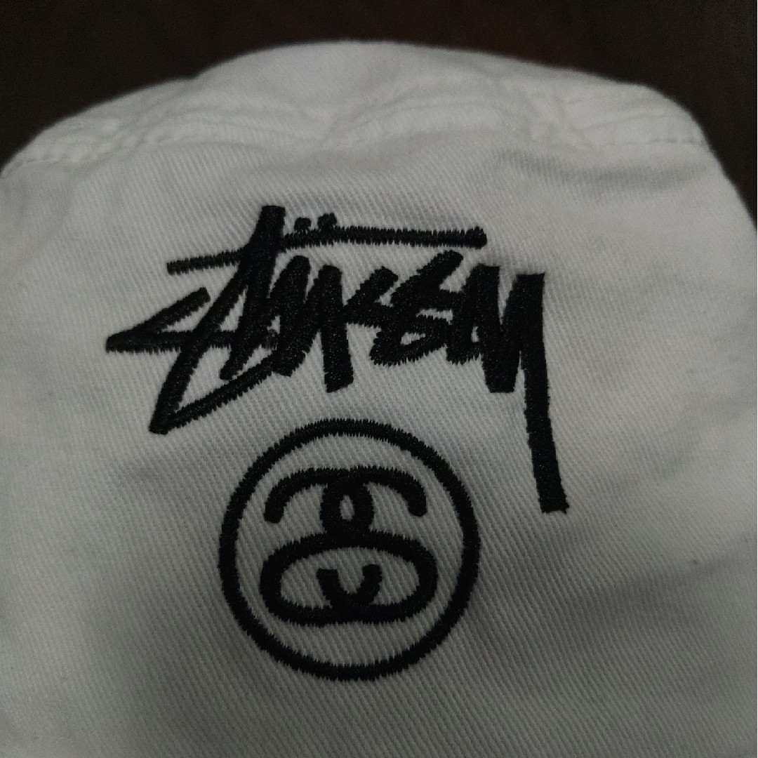 STUSSY(ステューシー)のSTUSSY　SSリンク　シャネルロゴ　バケットハット　ハット　S　M　白　黒 メンズの帽子(ハット)の商品写真