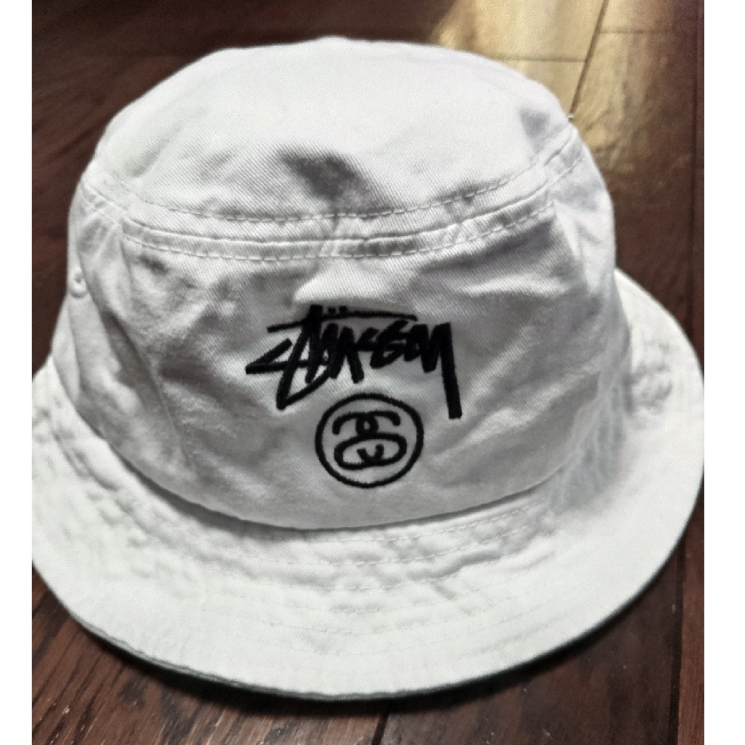 STUSSY(ステューシー)のSTUSSY　SSリンク　シャネルロゴ　バケットハット　ハット　S　M　白　黒 メンズの帽子(ハット)の商品写真