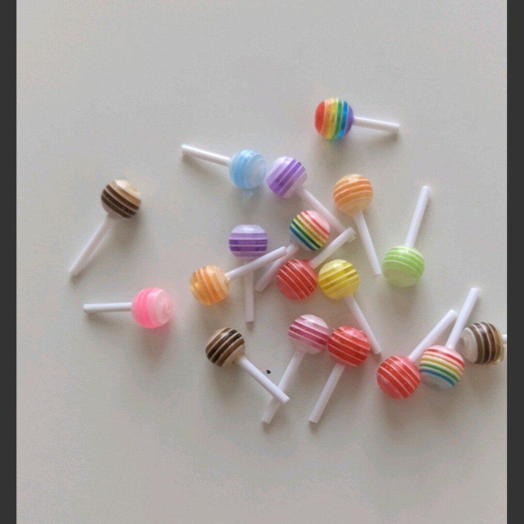 キャンディパーツ　１８個 ハンドメイドの素材/材料(各種パーツ)の商品写真