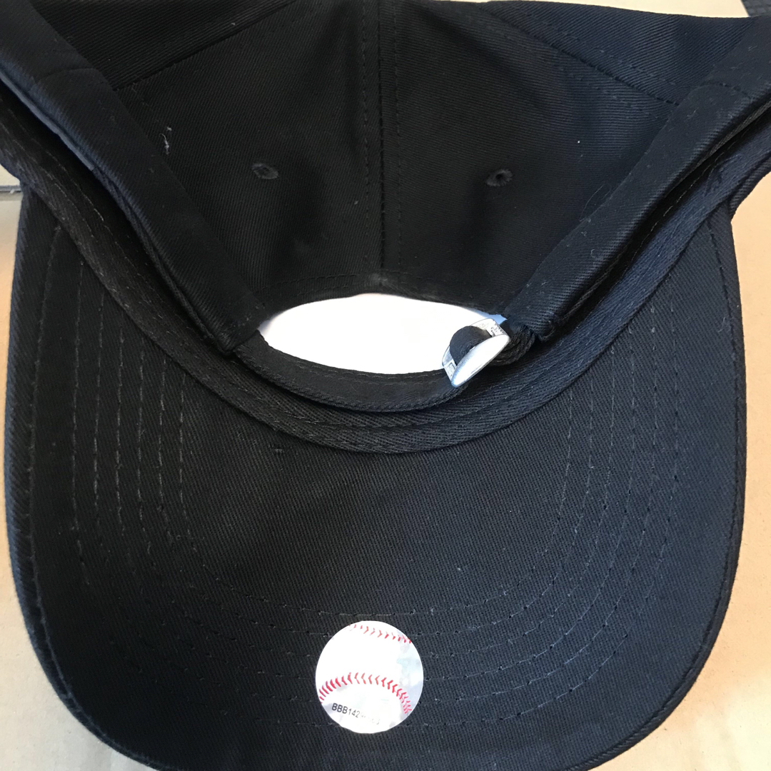 NEW ERA(ニューエラー)のNEWERA ニューエラ 9FORTY ・ヤンキース キャップ　黒 メンズの帽子(キャップ)の商品写真