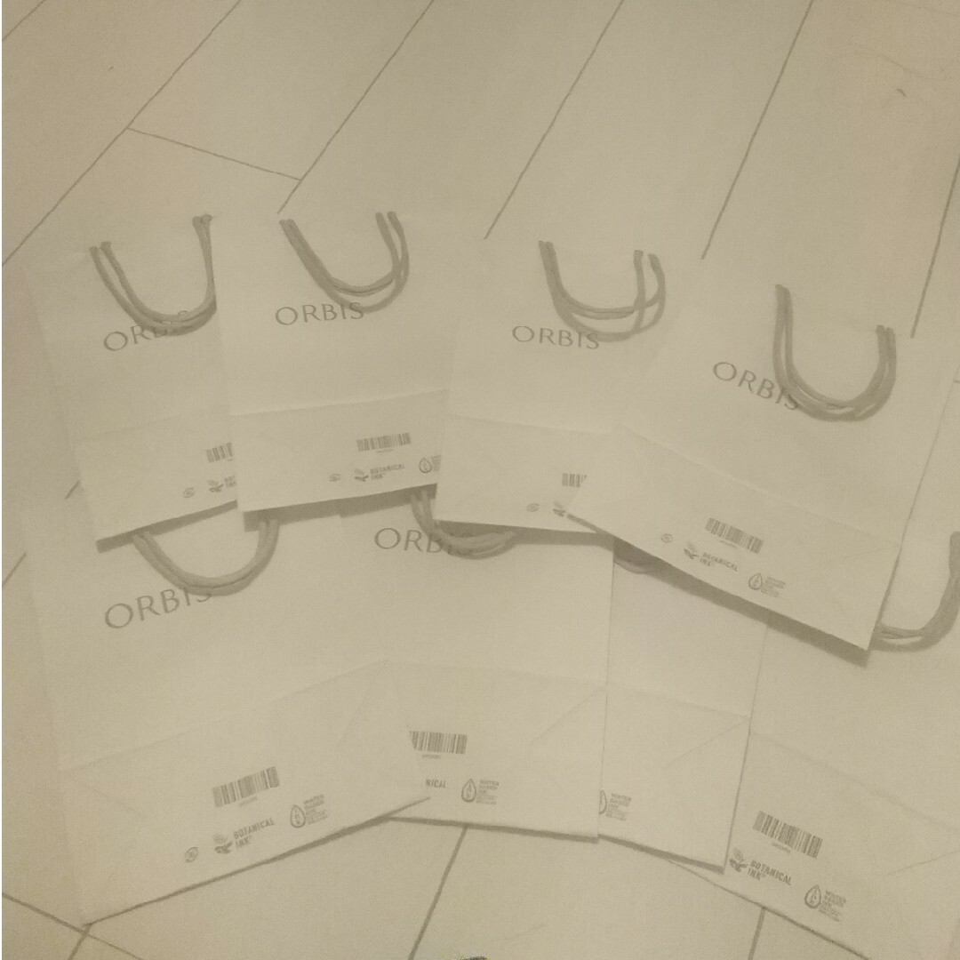 ORBIS(オルビス)のオルビス　 ショップ袋　8枚   紙袋 新品 ORBIS インテリア/住まい/日用品のオフィス用品(ラッピング/包装)の商品写真