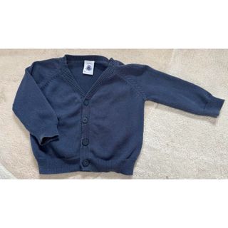 プチバトー(PETIT BATEAU)の【プチバトー】カーディガン　ベビー　ネイビー　6m 67cm(カーディガン/ボレロ)