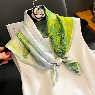 贈り物にも♡　スカーフ　バッグチャーム　紫外線対策　シルク風　サテン　グリーン(バンダナ/スカーフ)