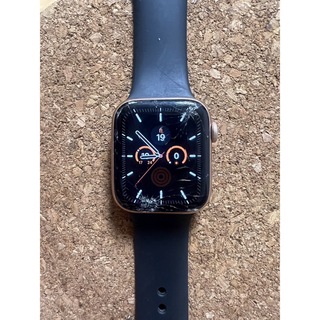 アップル(Apple)のApple Watch SE 第一世代　ゴールド(腕時計(デジタル))
