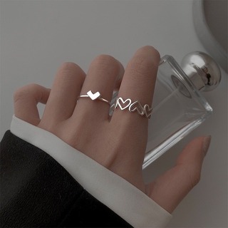 【売れてます】リング 指輪 連なるハート 韓国 レディース サイズ調整可能(リング(指輪))