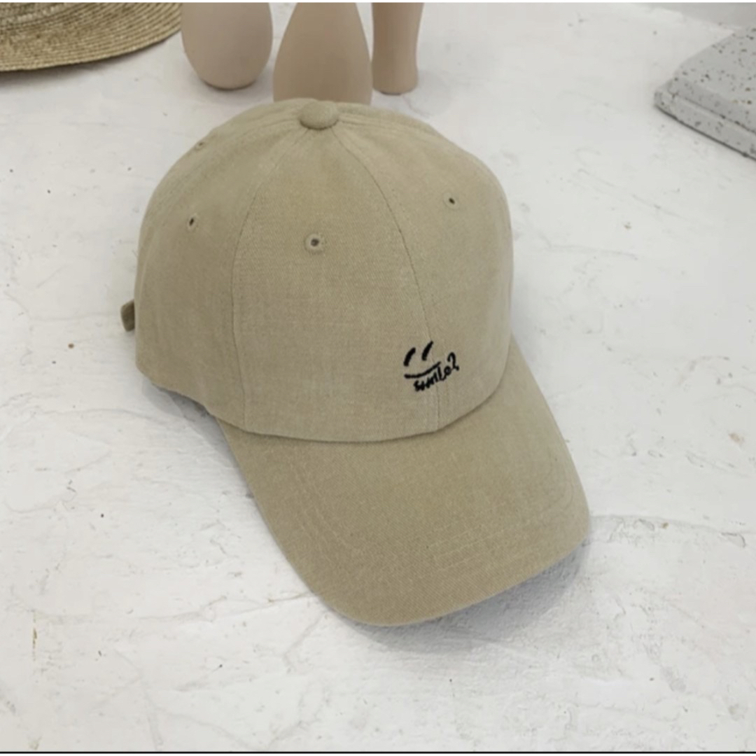 ロゴキャップ レディース 帽子 スマイル ベージュ ベースボールキャップ 可愛い レディースの帽子(キャップ)の商品写真