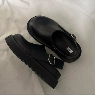 leather sling back shoes(サンダル)