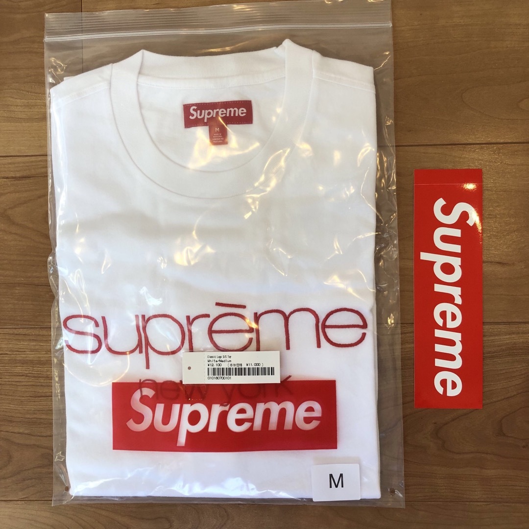 Supreme(シュプリーム)の新品　supreme classic logo tee 白　M メンズのトップス(Tシャツ/カットソー(半袖/袖なし))の商品写真