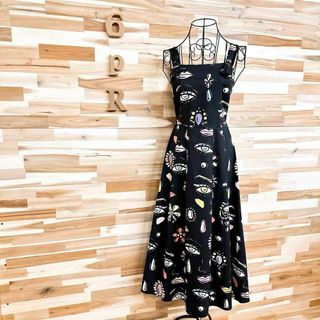 新品MOSCHINO(ITALY)ブラック華やかボレロ 新品MOSCHINO(ITALY)ブラック華やかボレロ