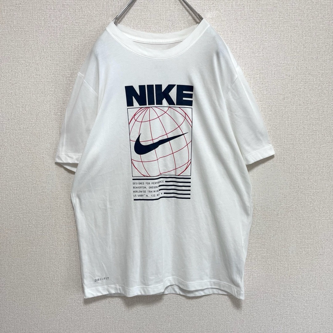 NIKE(ナイキ)のNIKE ナイキ Tシャツ 半袖 ホワイト でかプリント L DRI-FIT メンズのトップス(Tシャツ/カットソー(半袖/袖なし))の商品写真