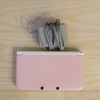 ニンテンドー3DS(ニンテンドー3DS)の【良品】Nintendo3DSLL本体 ピンクホワイト(携帯用ゲーム機本体)