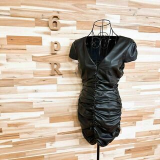 未使用タグ付【ザラ】フェイクレザー シャーリング ミニ ドレス ワンピース S黒