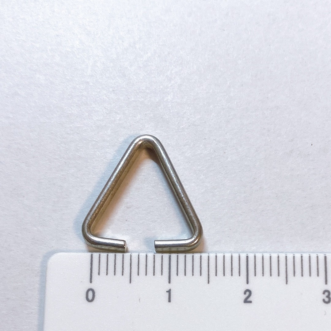 【NO.6】三角 イヤーカフ シルバー レディースのアクセサリー(ネックレス)の商品写真