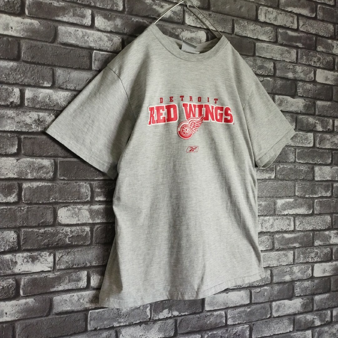 Reebok(リーボック)のリーボックNHLデトロイトレッドウィングスチームビッグロゴ霜降りtシャツTシャツ メンズのトップス(Tシャツ/カットソー(半袖/袖なし))の商品写真