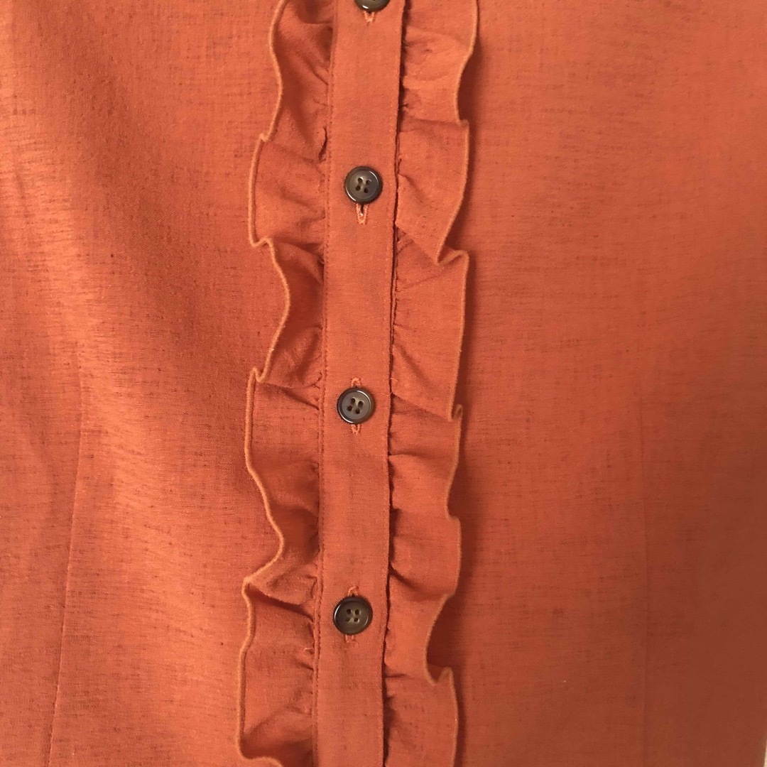 昭和レトロ　ノースリーブトップス　ノースリーブブラウス　センターフリル  レディースのトップス(シャツ/ブラウス(半袖/袖なし))の商品写真